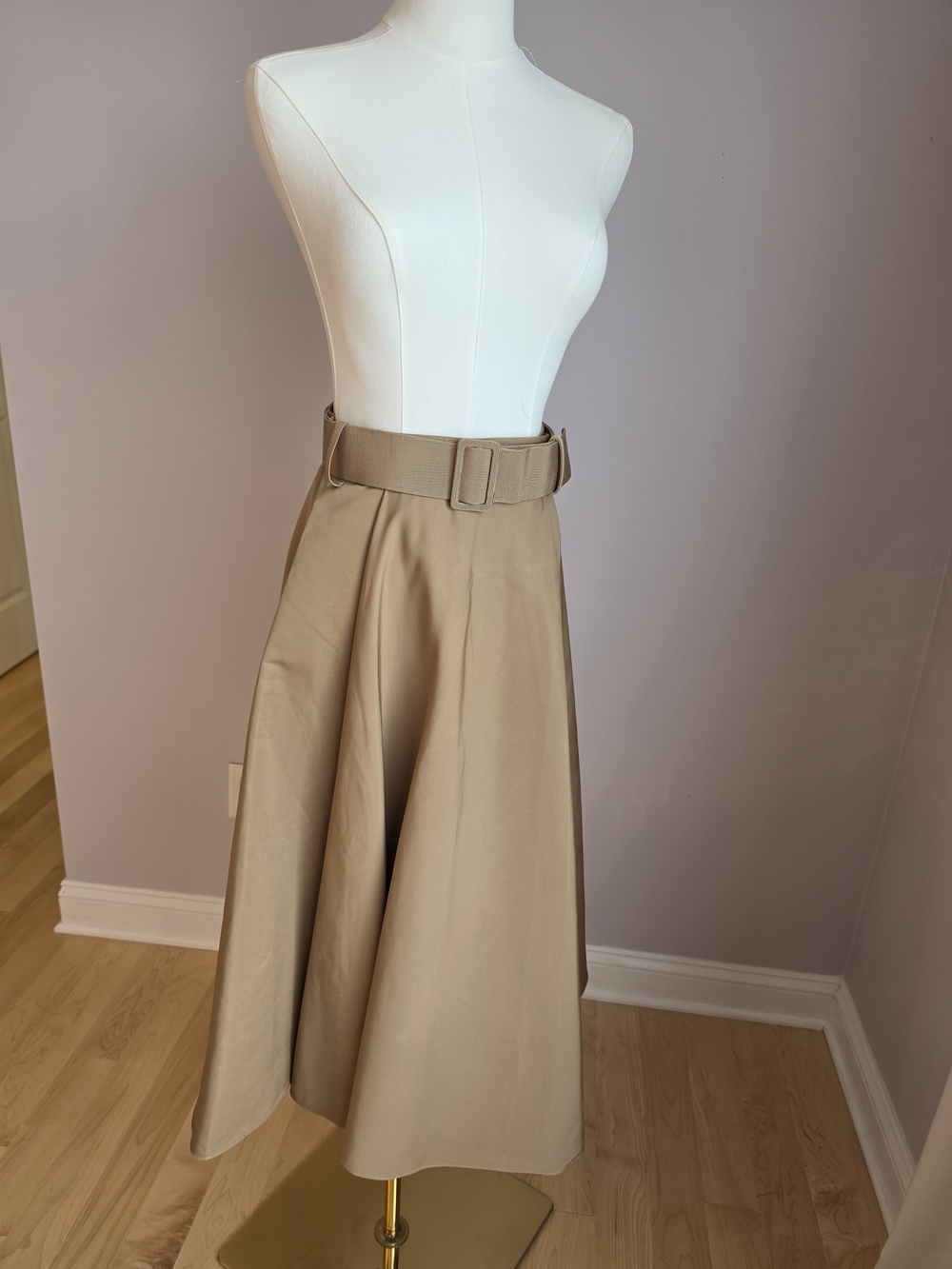Carolina Herrera Beige A-Line Midi Skirt with Matching Belt